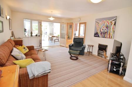 2 bedroom Bungalow for sale in Stanley Road, Wokingham, RG40