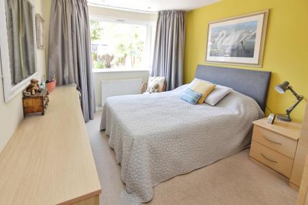2 bedroom Bungalow for sale in Stanley Road, Wokingham, RG40