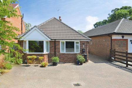 2 bedroom Bungalow for sale in Stanley Road, Wokingham, RG40