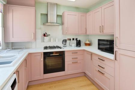 2 bedroom Bungalow for sale in Stanley Road, Wokingham, RG40