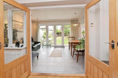 2 bedroom Bungalow for sale in Stanley Road, Wokingham, RG40