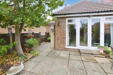2 bedroom Bungalow for sale in Stanley Road, Wokingham, RG40