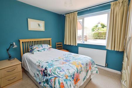 2 bedroom Bungalow for sale in Stanley Road, Wokingham, RG40