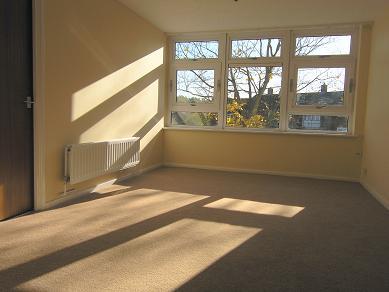 1 bedroom Flat to let in South Lynn Crescent, Easthampstead, Bracknell, RG12