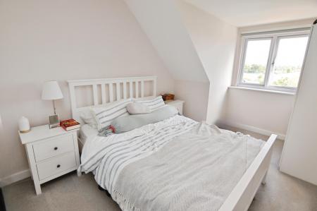 2 bedroom Flat for sale in Beechey Place, Wokingham, RG40