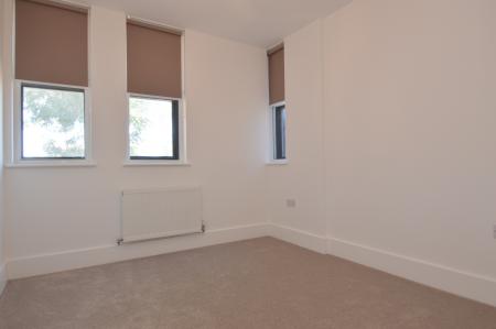 1 bedroom Flat to let in Central Walk, Wokingham, RG40