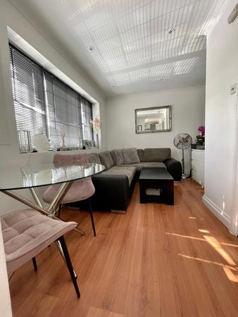 1 bedroom Flat to let in London Road, Earley, RG6
