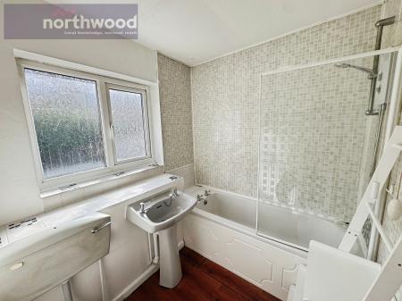 2 bedroom Flat for sale in Wallacre Road, Wallasey, Wirral, CH44