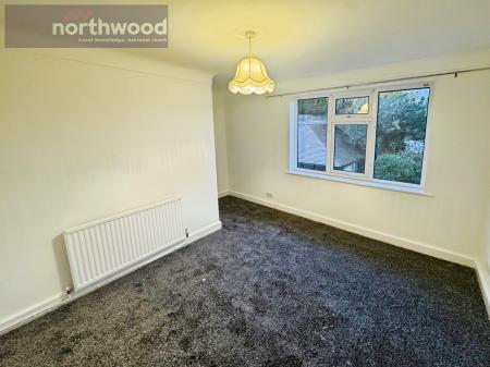 2 bedroom Flat to let in Castle Mount, Heswall, Wirral, CH60