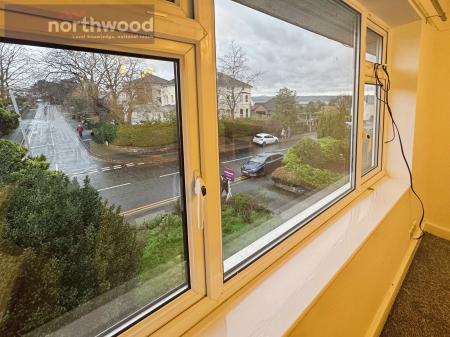 2 bedroom Flat to let in Castle Mount, Heswall, Wirral, CH60