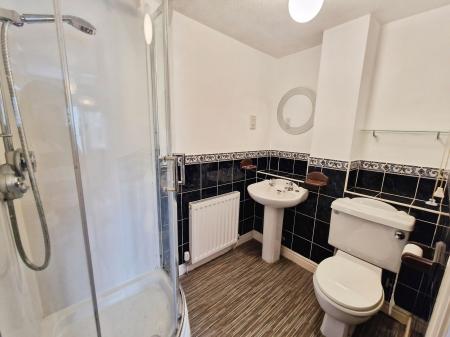 3 bedroom Terraced House to let in Church Farm Court, Willaston, CH64