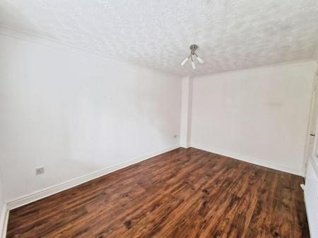 3 bedroom Terraced House to let in Church Farm Court, Willaston, CH64