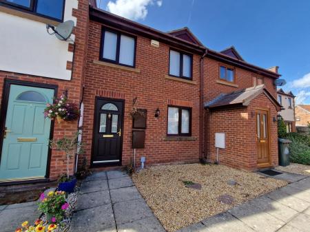 3 bedroom Terraced House to let in Church Farm Court, Willaston, CH64