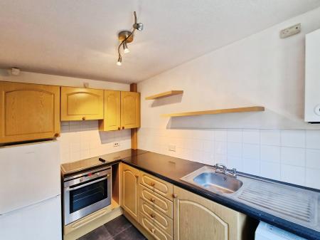 3 bedroom Terraced House to let in Church Farm Court, Willaston, CH64