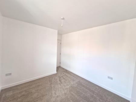 2 bedroom Flat to let in High Street, Neston, Wirral CH64 (2nd Floor)