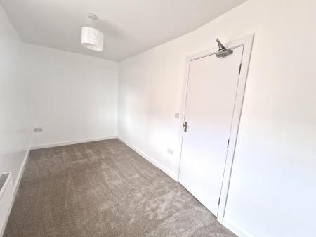 2 bedroom Flat to let in High Street, Neston, Wirral CH64 (2nd Floor)