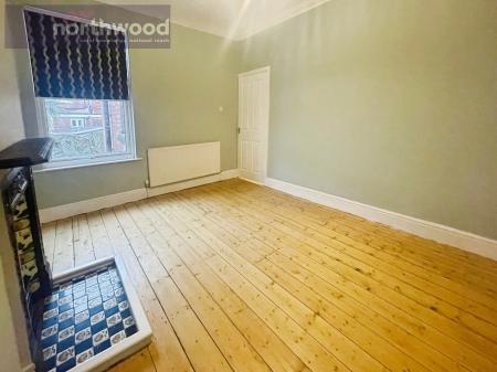 3 bedroom Semi-detached house to let in Normanston Road, Wirral, CH43