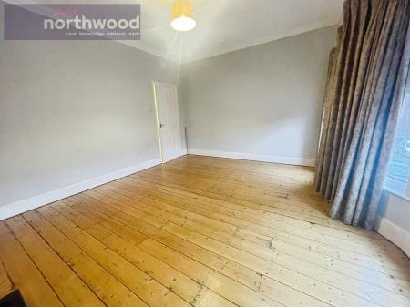 3 bedroom Semi-detached house to let in Normanston Road, Wirral, CH43