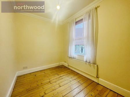 3 bedroom Semi-detached house to let in Normanston Road, Wirral, CH43