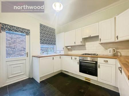 3 bedroom Semi-detached house to let in Normanston Road, Wirral, CH43
