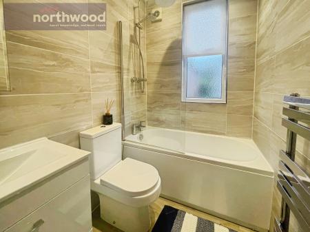 3 bedroom Semi-detached house to let in Normanston Road, Wirral, CH43