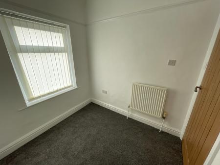3 bedroom Semi-detached house to let in Bidston Avenue, Claughton, Wirral, CH41