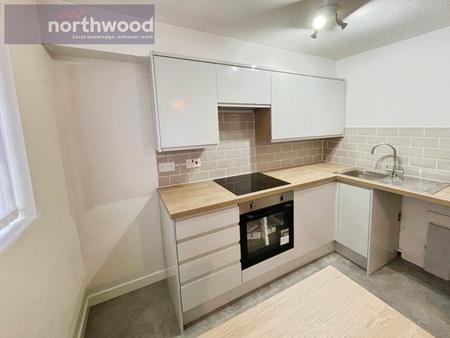 1 bedroom Flat to let in The Dell, Rock Ferry, Wirral, CH42