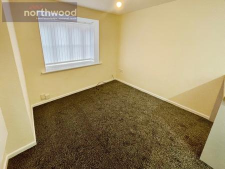 1 bedroom Flat to let in The Dell, Rock Ferry, Wirral, CH42