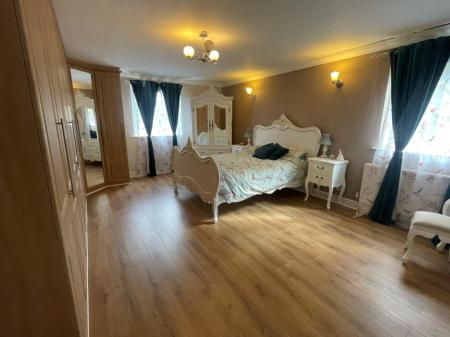 4 bedroom Detached house to let in Shrewsbury Road, Oxton, Wirral, CH43