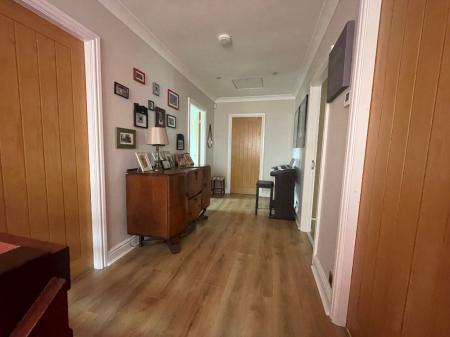 4 bedroom Detached house to let in Shrewsbury Road, Oxton, Wirral, CH43