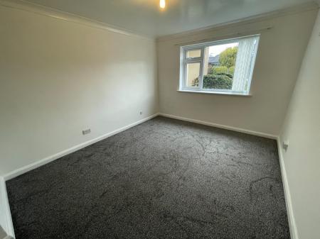 1 bedroom Flat to let in Mount Court, Heswall, Wirral, CH60