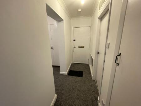 1 bedroom Flat to let in Mount Court, Heswall, Wirral, CH60