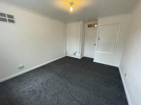 1 bedroom Flat to let in Mount Court, Heswall, Wirral, CH60