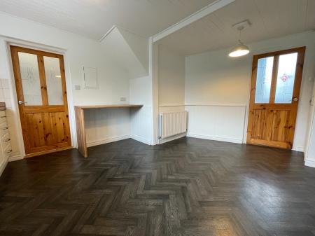 3 bedroom Semi-detached house to let in Parklands, Little Sutton, CH66