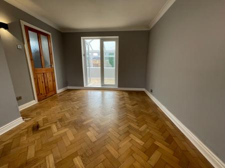 3 bedroom Semi-detached house to let in Parklands, Little Sutton, CH66