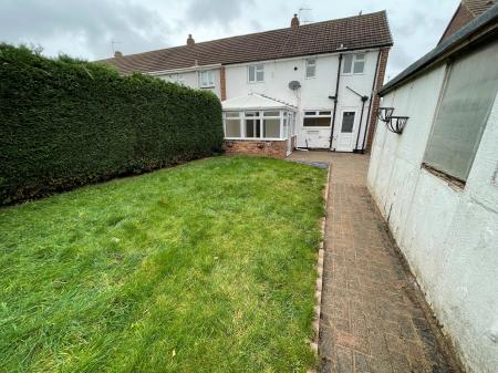 3 bedroom Semi-detached house to let in Parklands, Little Sutton, CH66