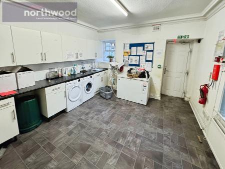 4 bedroom Detached house for sale in Parkfield Avenue, Birkenhead, CH41