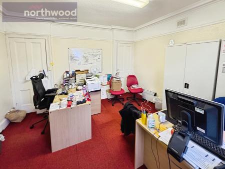 4 bedroom Detached house for sale in Parkfield Avenue, Birkenhead, CH41