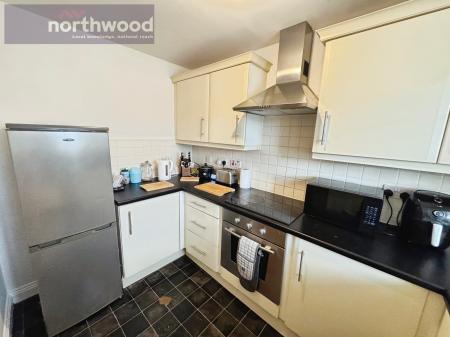 2 bedroom Flat for sale in Tapestry Gardens, Birkenhead, CH41