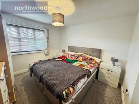 2 bedroom Flat for sale in Tapestry Gardens, Birkenhead, CH41