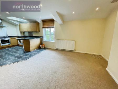 2 bedroom Flat to let in 3 Caroline Place, Birkenhead, CH43