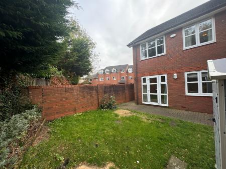 3 bedroom Semi-detached house to let in Cherry Tree Mews, Heswall, Wirral, CH60