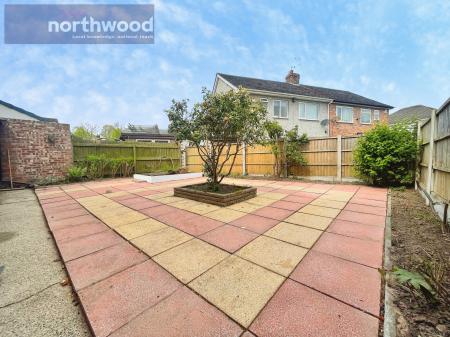 3 bedroom Semi-detached house to let in Pool Lane, Upton, Wirral, CH49