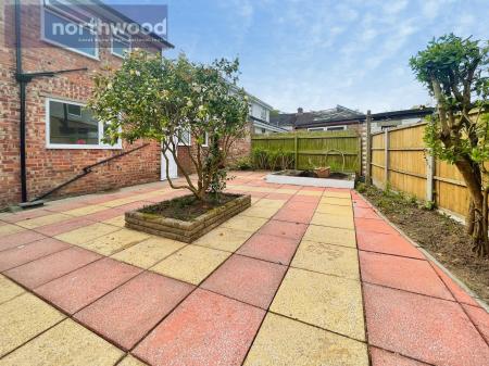 3 bedroom Semi-detached house to let in Pool Lane, Upton, Wirral, CH49