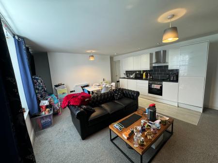 1 bedroom Flat to let in Hamilton Square, Birkenhead, Wirral, CH41