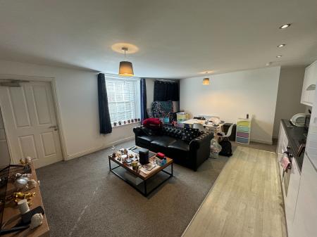1 bedroom Flat to let in Hamilton Square, Birkenhead, Wirral, CH41