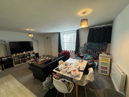 1 bedroom Flat to let in Hamilton Square, Birkenhead, Wirral, CH41