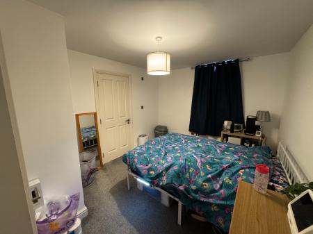 1 bedroom Flat to let in Hamilton Square, Birkenhead, Wirral, CH41