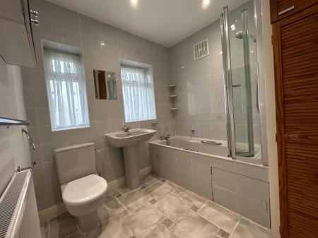 3 bedroom Semi-detached house to let in Kings Drive, Thingwall, Wirral, CH61