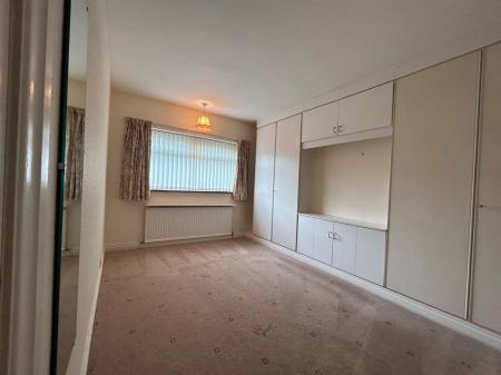 3 bedroom Semi-detached house to let in Kings Drive, Thingwall, Wirral, CH61